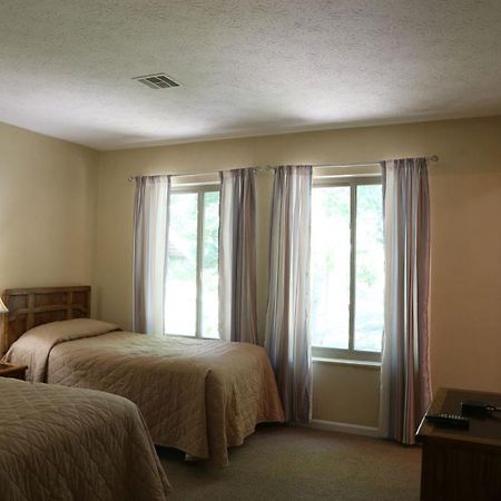 מורגנטאון Cheat Lake Resort מראה חיצוני תמונה