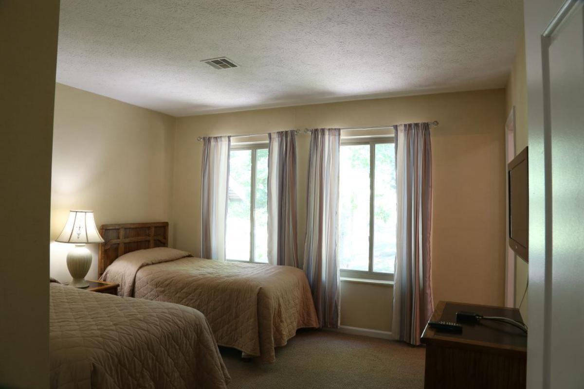מורגנטאון Cheat Lake Resort מראה חיצוני תמונה